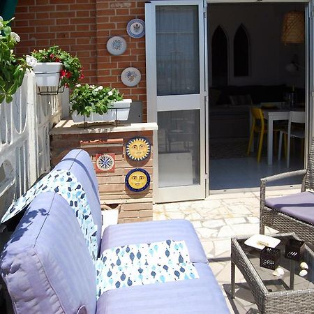 La Casa Sulla Spiaggia Apartment เน็ตตูโน ภายนอก รูปภาพ